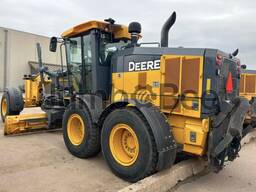 2018 John Deere 772G Motor Grader - Used for Sale, Shipping to Port of Brisbane Included